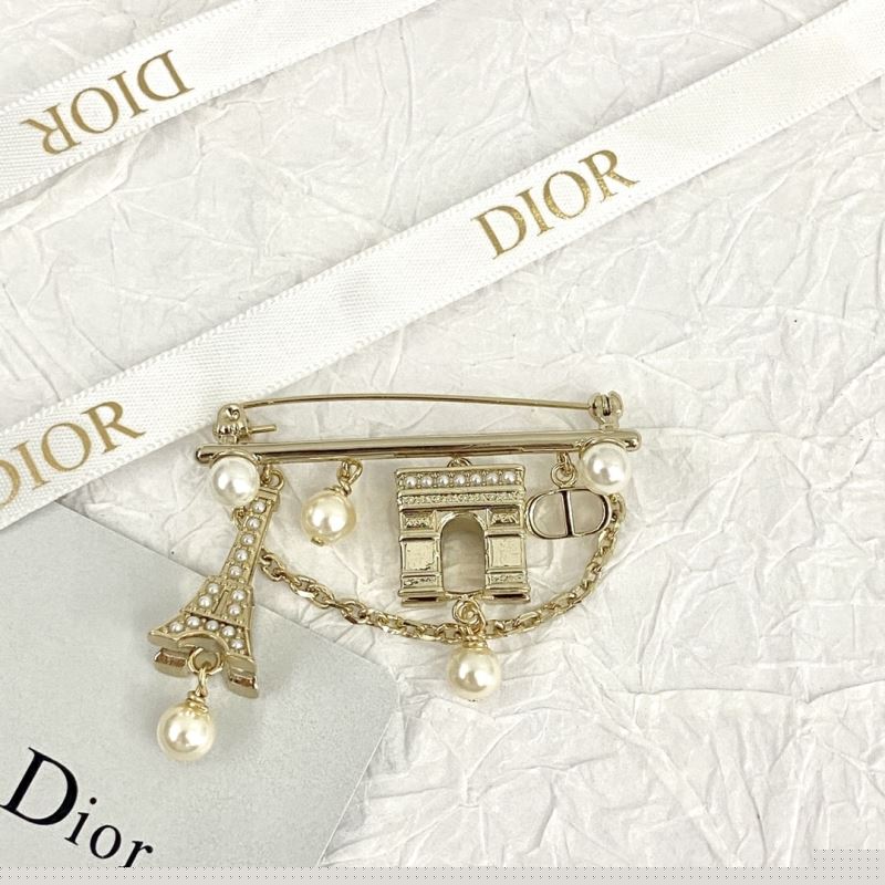 ch**an D*or brooches